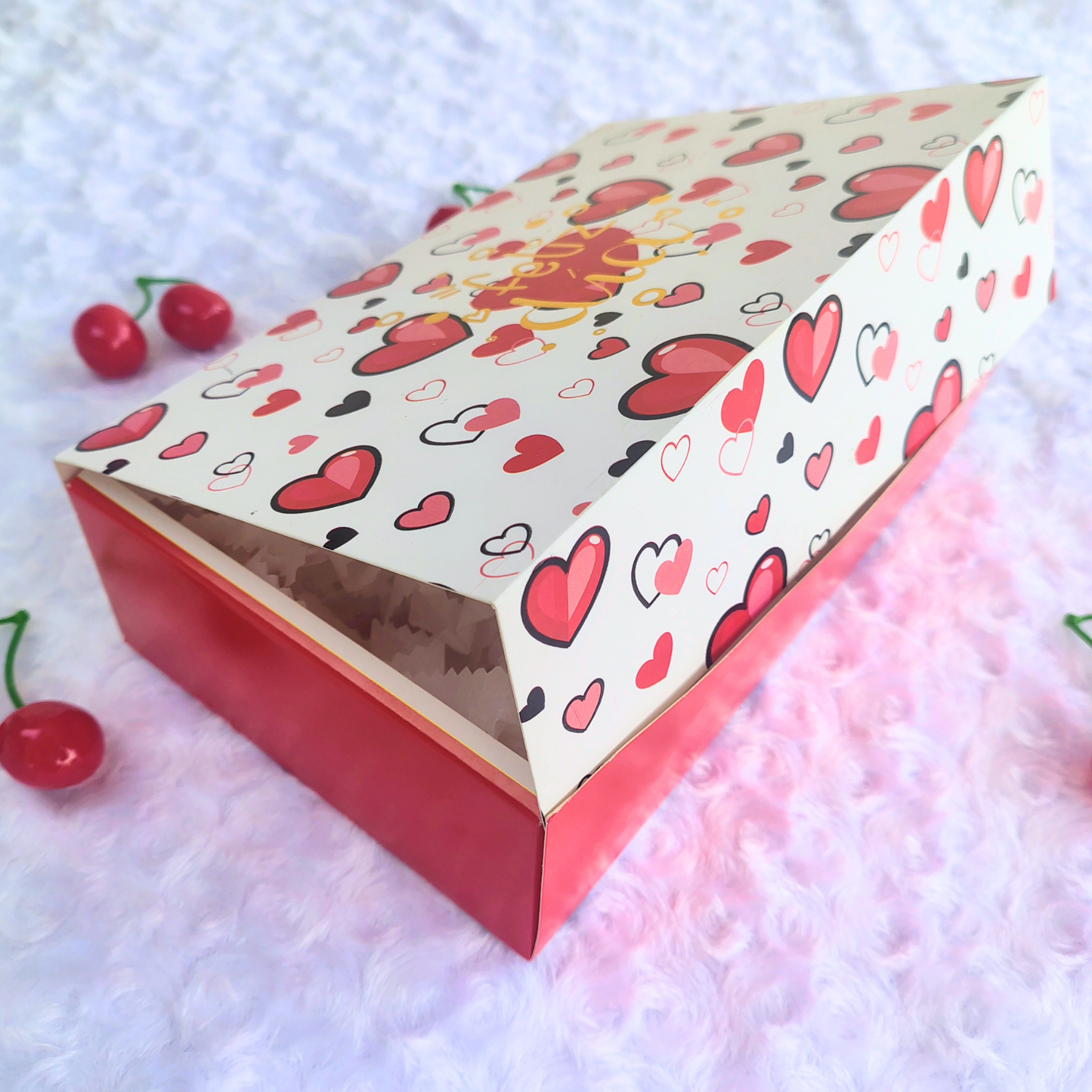 Caja plegable con imán y corazones