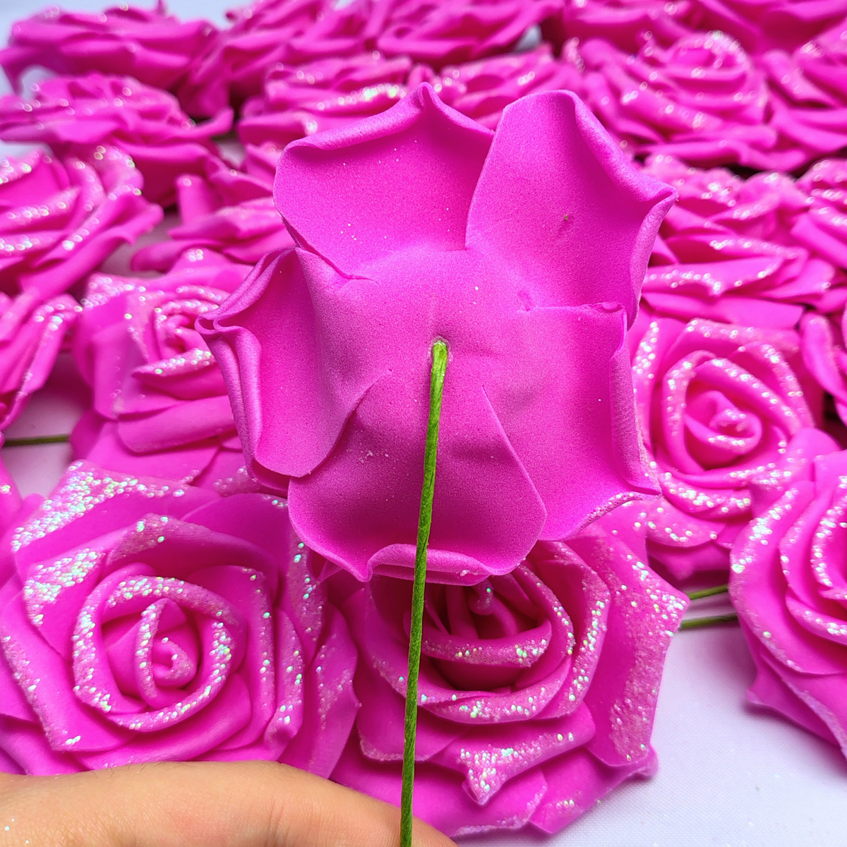 Rosa de foami mirellado 7.5 cm de ancho