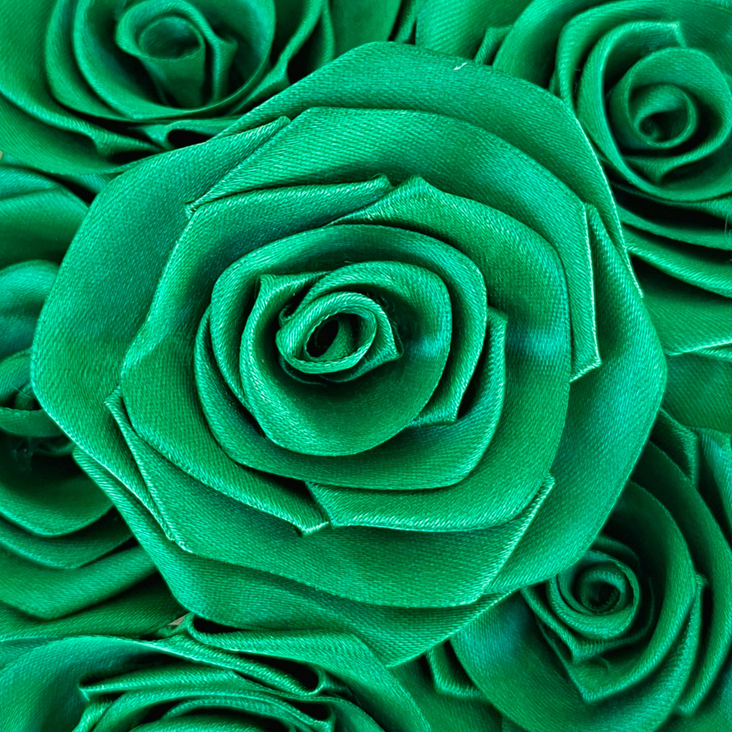 Paquete x 10 rosas en tela terminadas