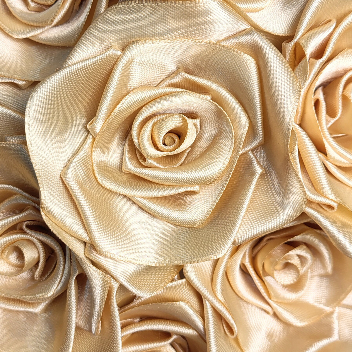 Paquete x 10 rosas en tela terminadas