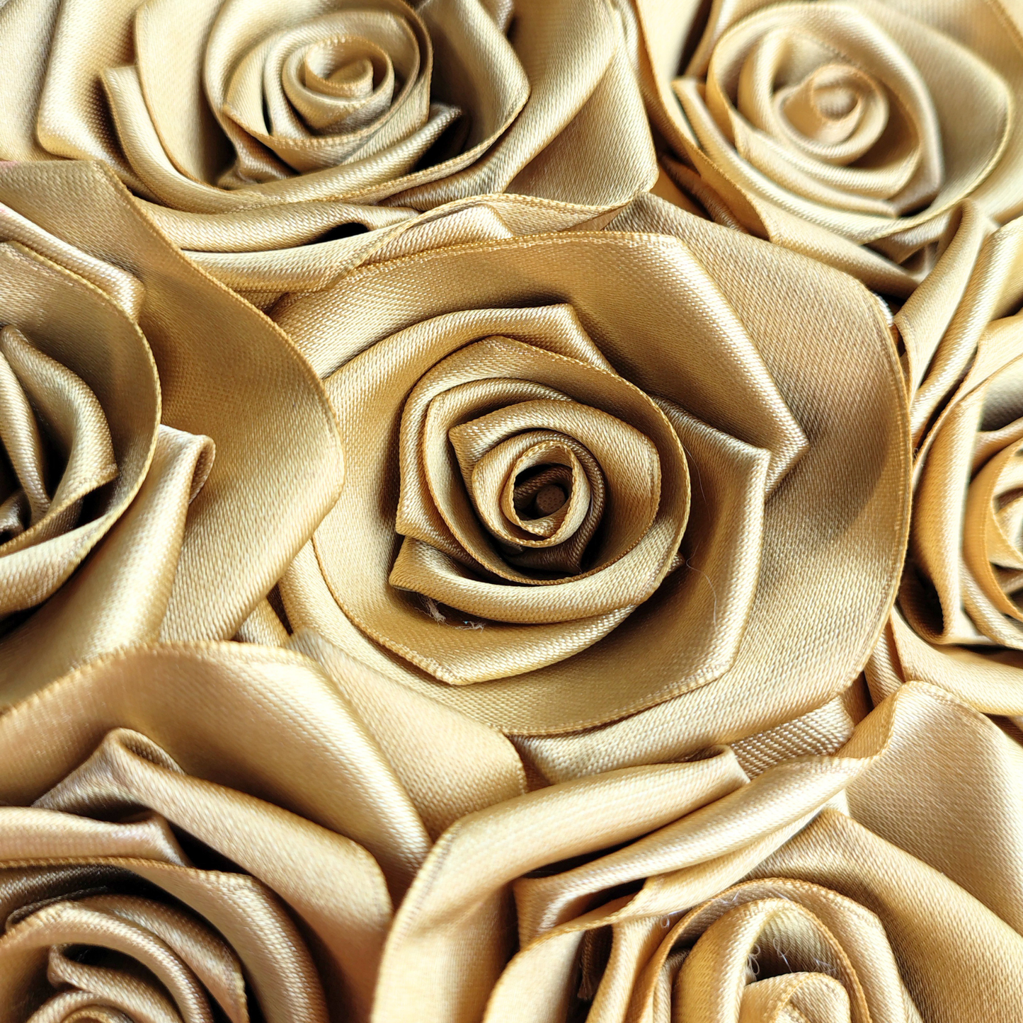 Paquete x 10 rosas en tela terminadas