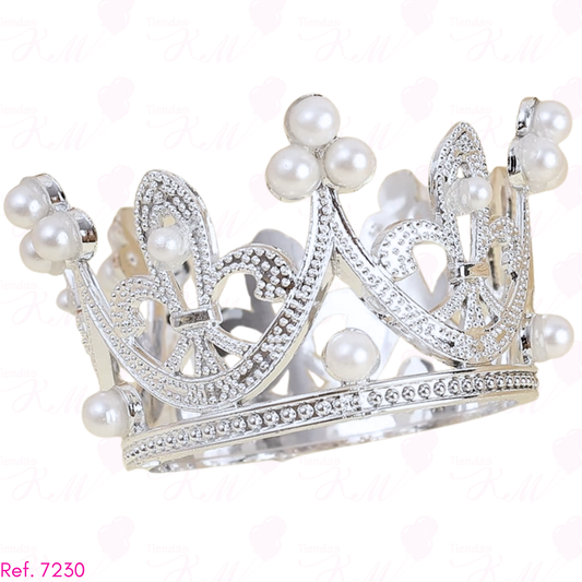 Corona plastica con perlas blancas