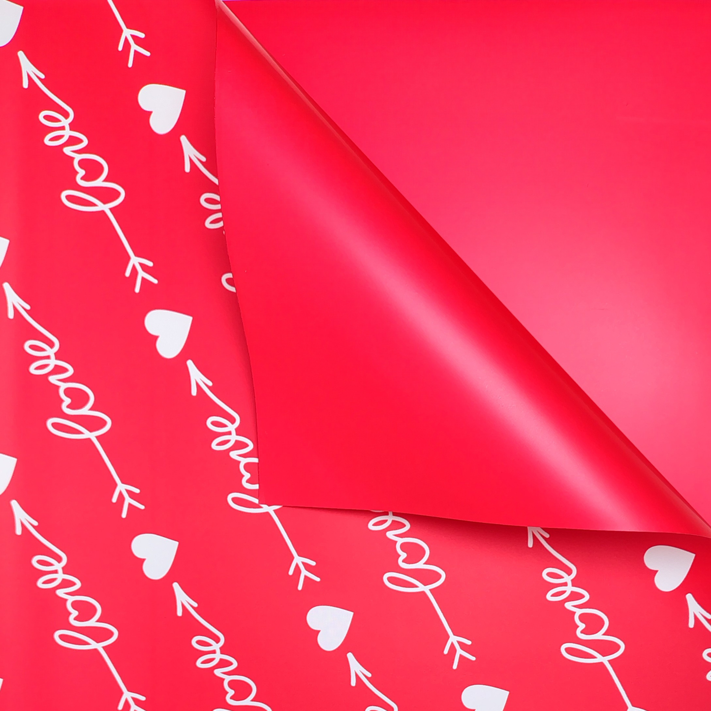 Papel coreano love, flechas y corazones x 20 pliegos